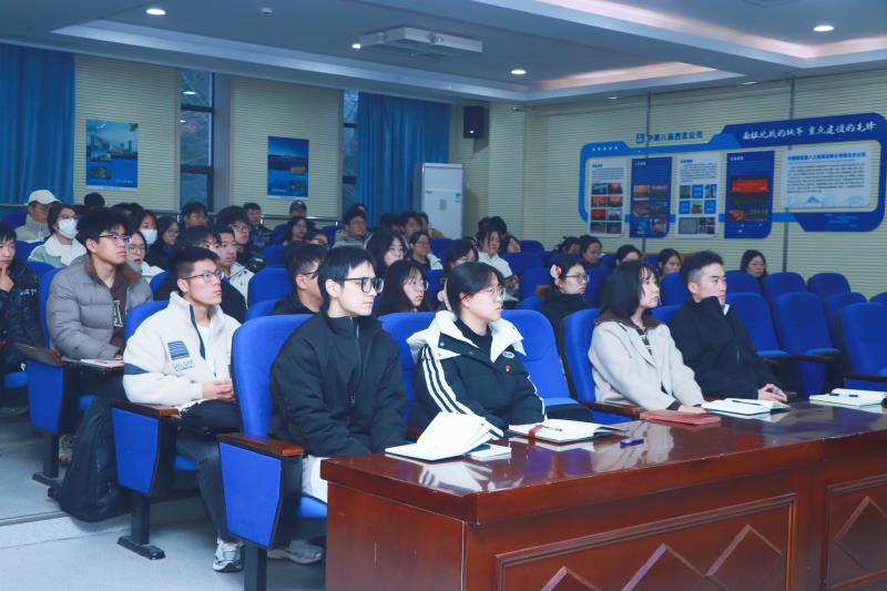 800图4.线下专题培训现场.jpg