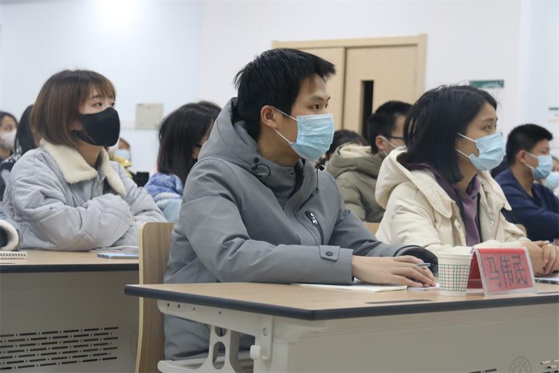 f79cdb170a75426da0581488ef055a74.jpg 员工认真听团课800.jpg